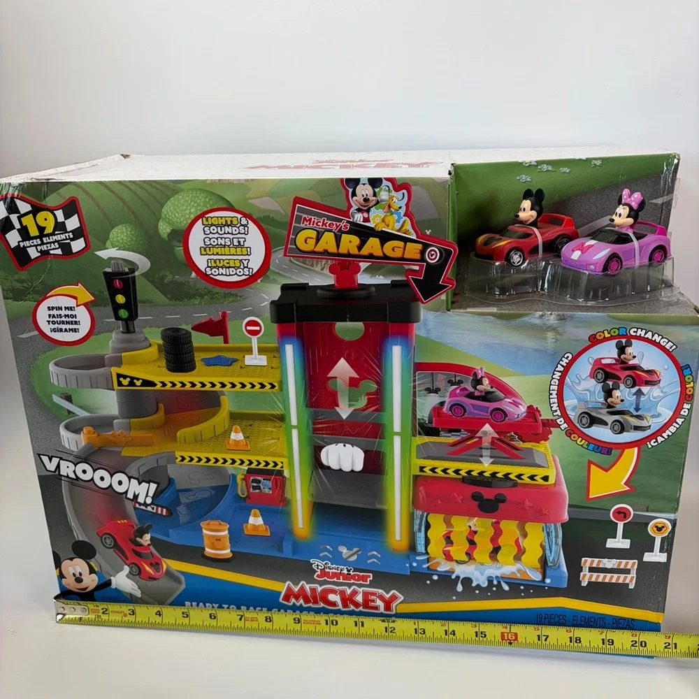 NIB Disney Junior Mickey Mouse Ready To Race Garage with‎ Color Changing Cars